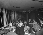 880320 Afbeelding van de officiële opening van het Muziekcentrum Vredenburg te Utrecht, met o.a. prinses Beatrix in ...